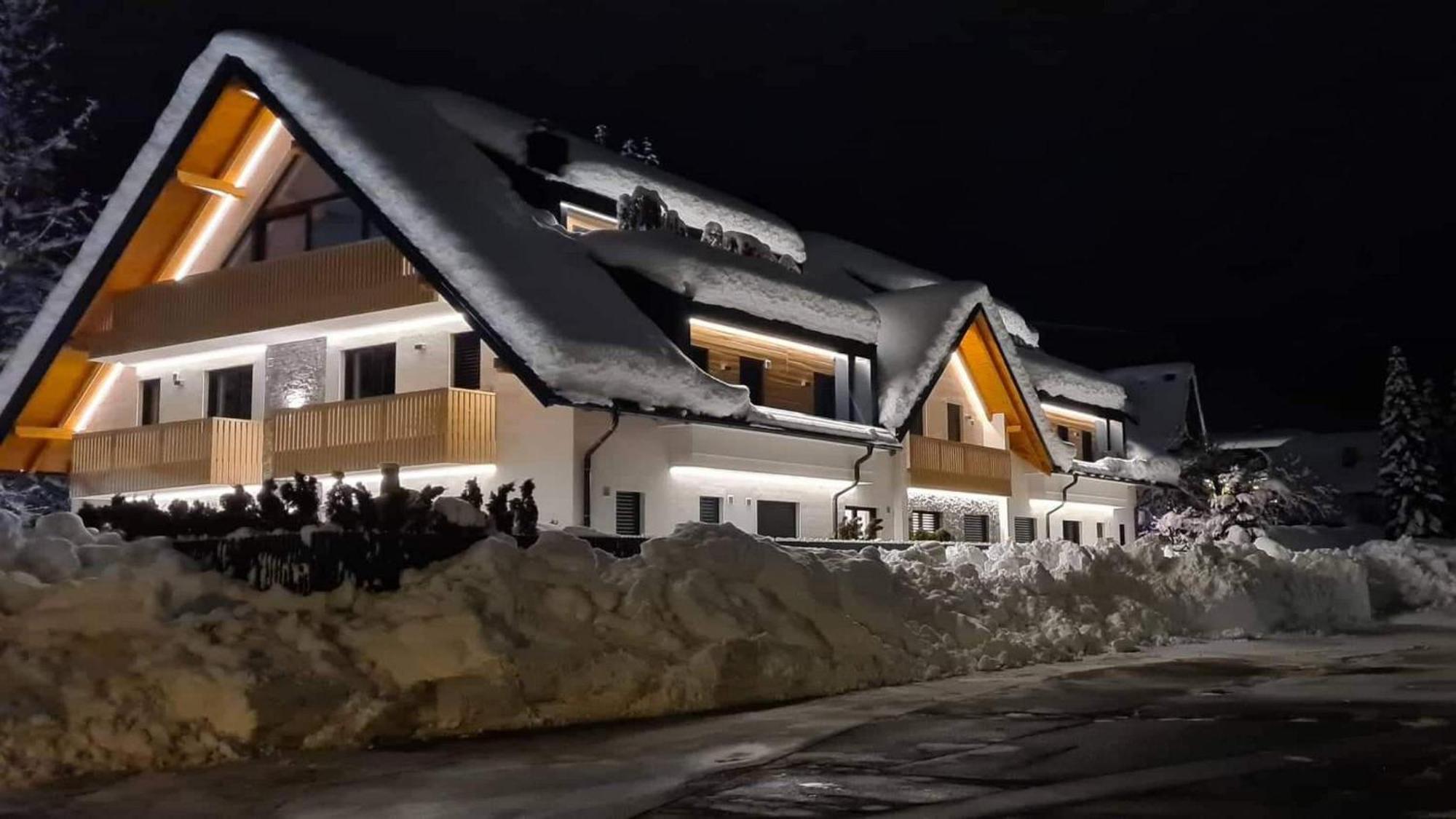 Vila Mojca Apartments Jasna & Jelka 크라니스카고라 외부 사진